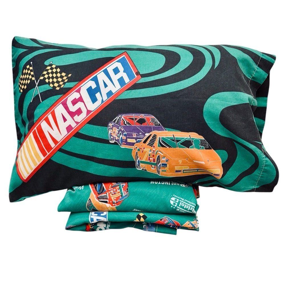 VTG 1995 NASCAR Daytona Talladega Bristol Bed Sheet Set - 3 Pieces Size: TWIN